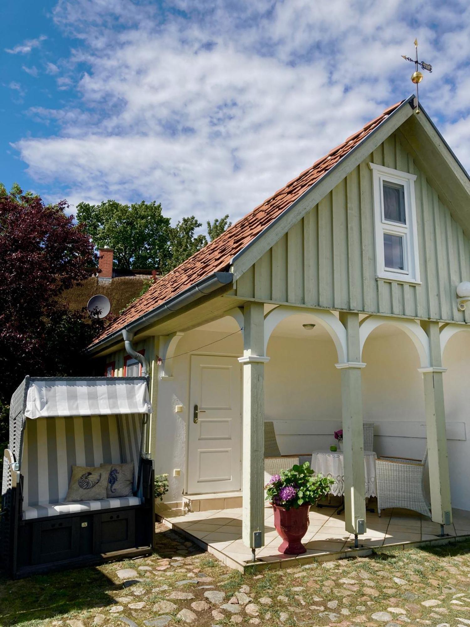Villa Kleines Haus Am Hafen - Ruhig Und Gruen Am Ortsrand à Prerow Extérieur photo