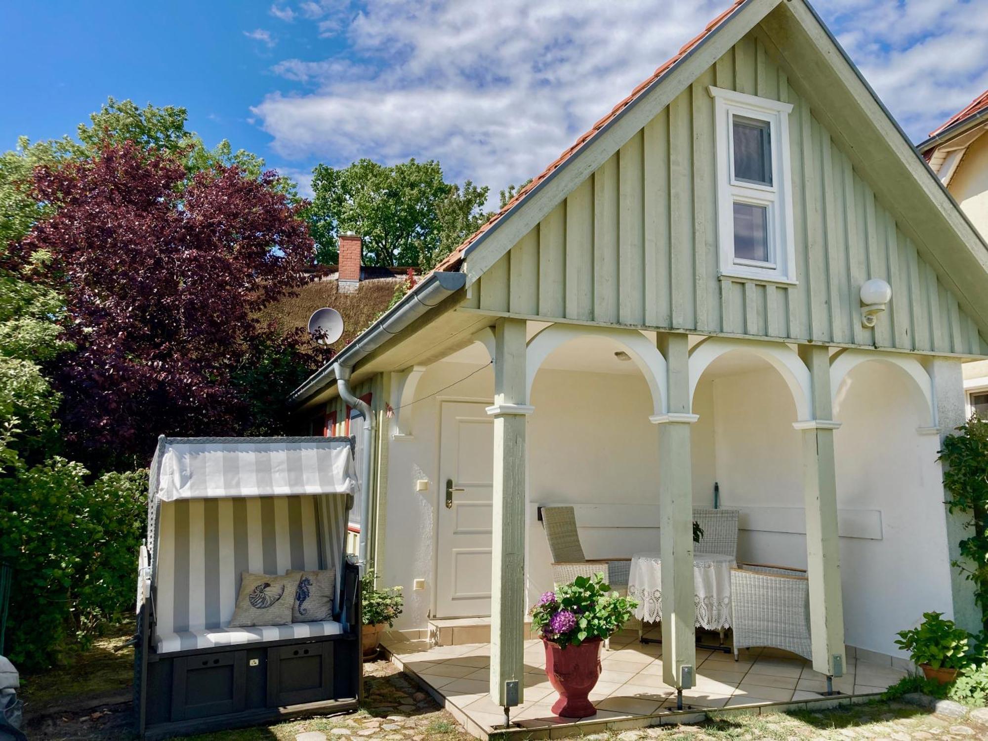 Villa Kleines Haus Am Hafen - Ruhig Und Gruen Am Ortsrand à Prerow Extérieur photo
