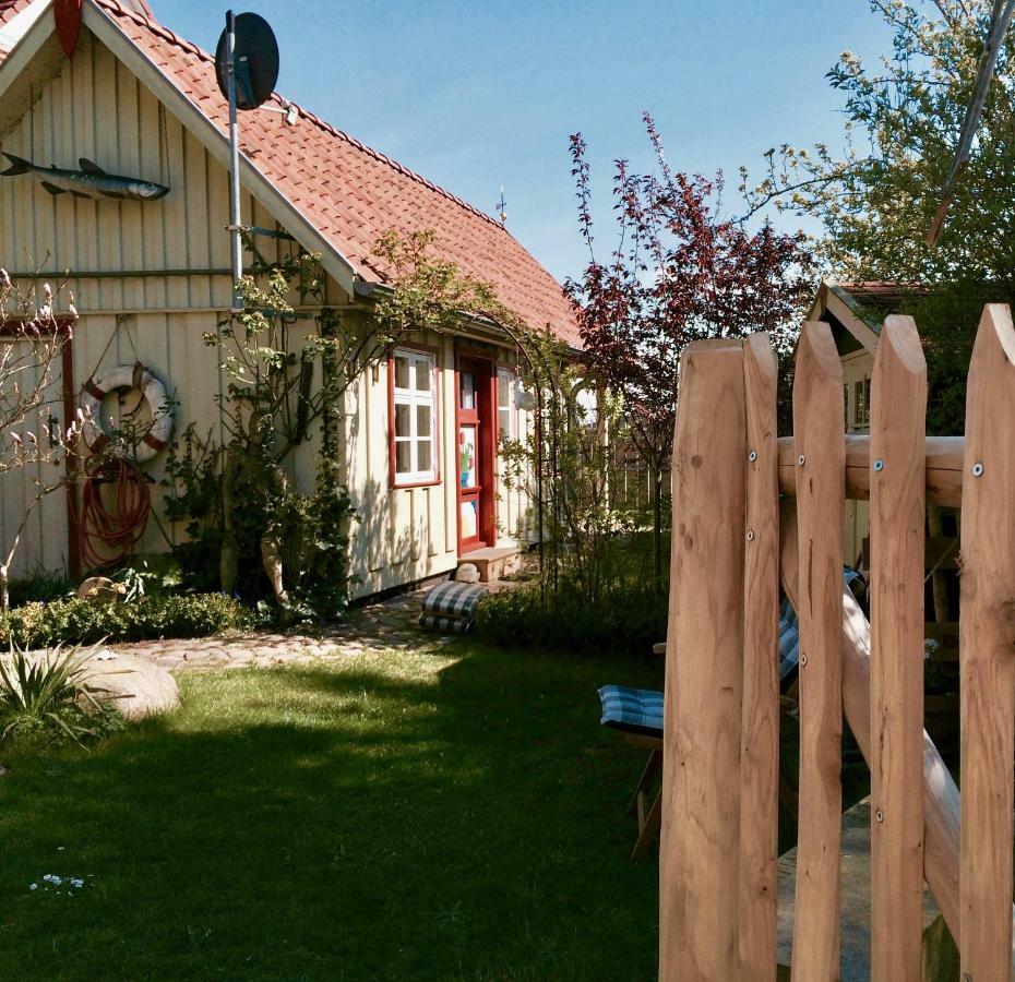 Villa Kleines Haus Am Hafen - Ruhig Und Gruen Am Ortsrand à Prerow Extérieur photo